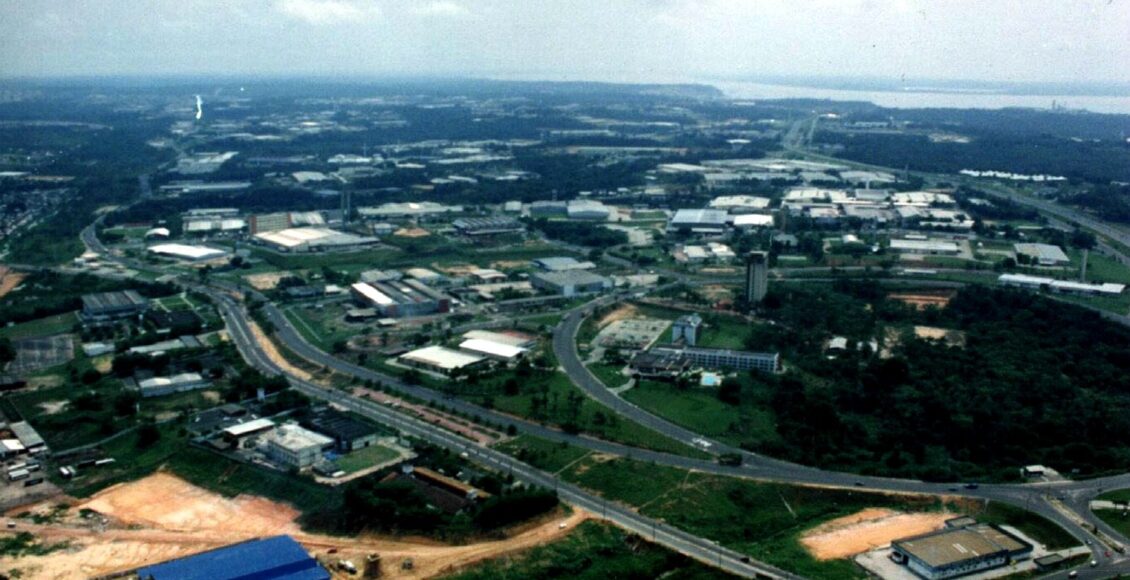 visao_aerea_do_polo_industrial_de_manaus_na_decada_de_1990.jpg