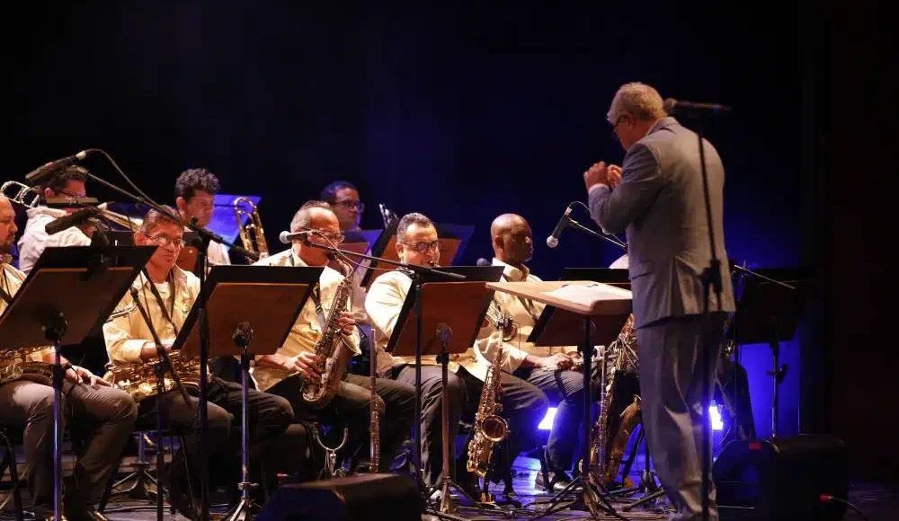 Orquestra tocando no Teatro Amazonas na abertura da Virada Sustentável Manaus 2022, realizada pela Fundação Amazônia Sustentável (FAS).