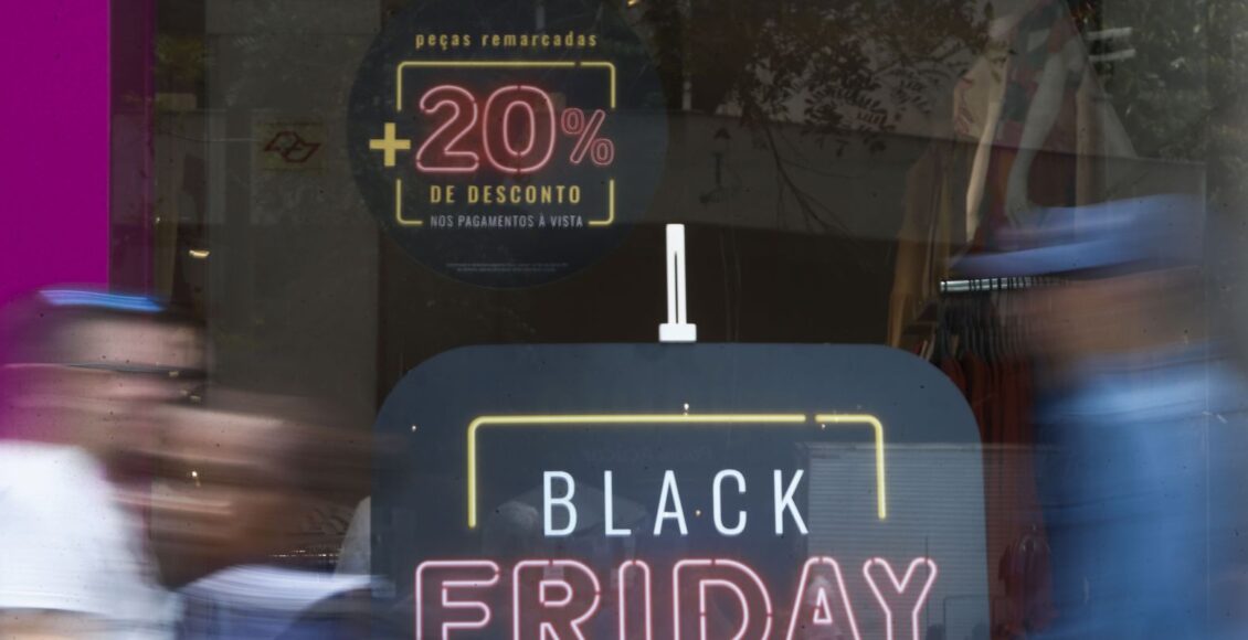 Nove em cada dez brasileiros pretendem comprar algo na Black Friday
