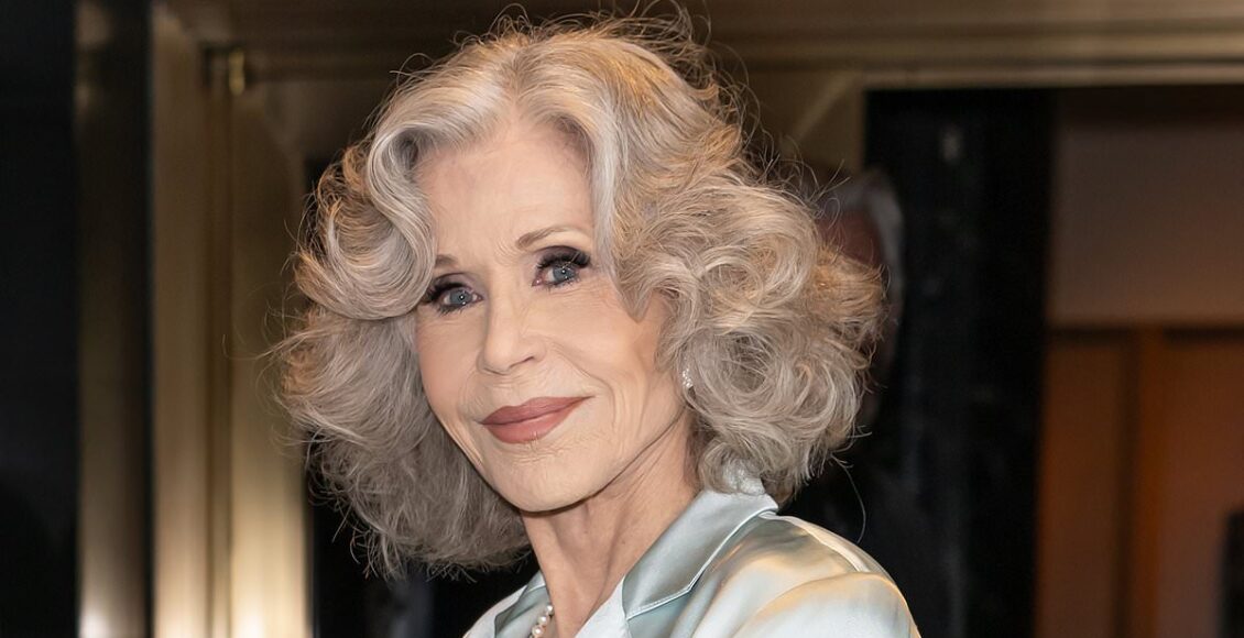 Jane Fonda revela que se sente "mais jovem e saudável" aos 87 anos do que na casa dos 20 anos e se recusa a aceitar papéis de atuação como a "avó esquisita"