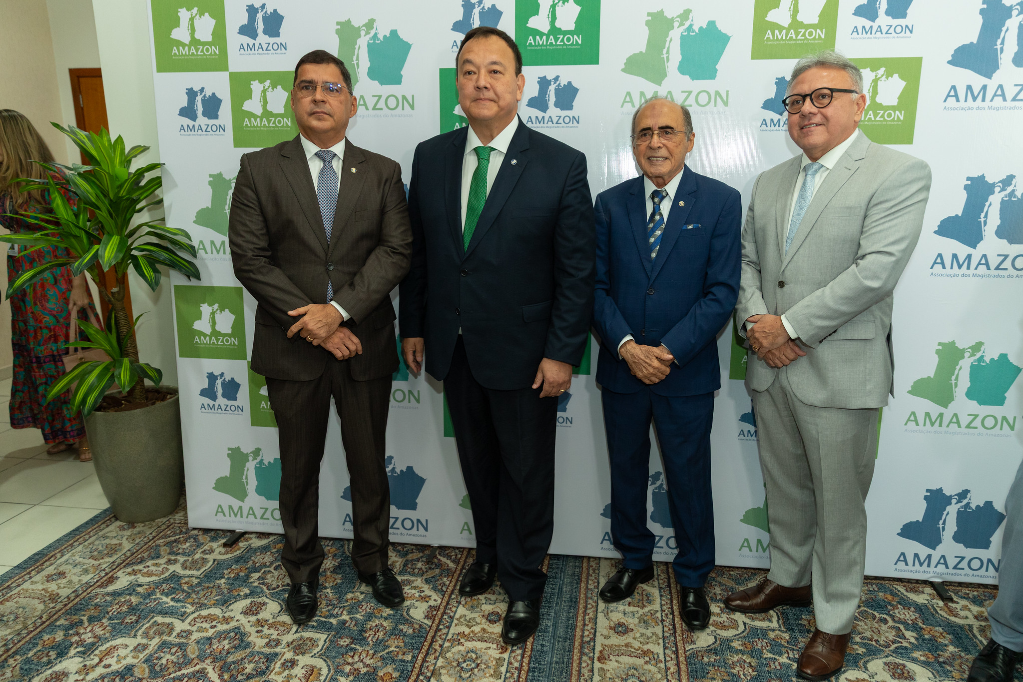 AMAZON AMB MARCUS PHILLIPE1