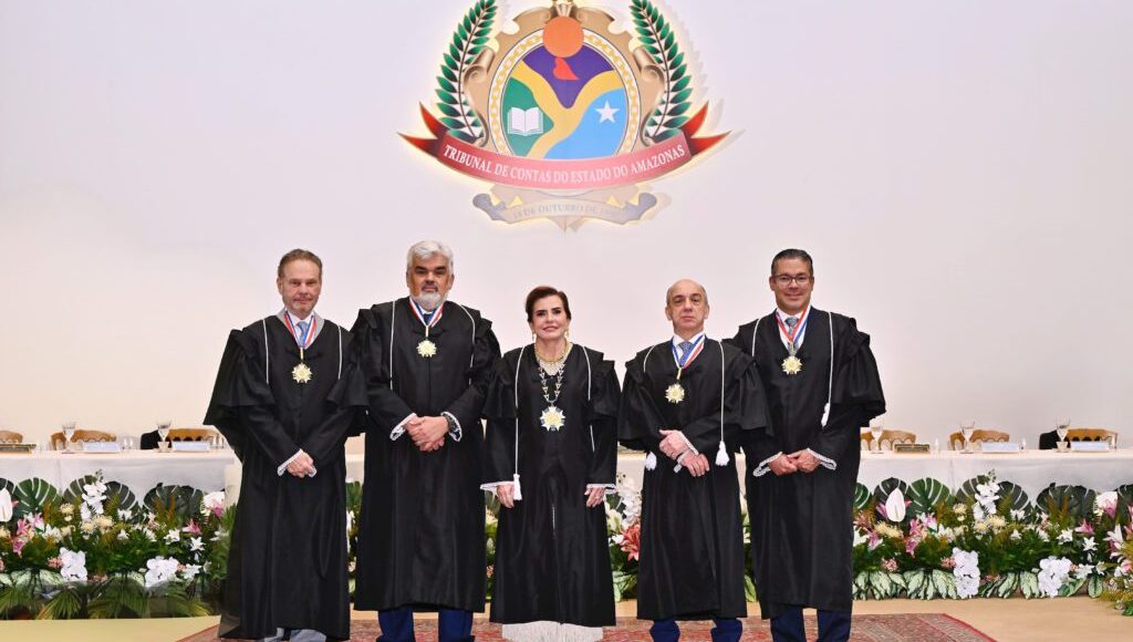 TCE-AM concede Colar do Mérito de Contas a 21 personalidades – Tribunal de Contas do Estado do Amazonas