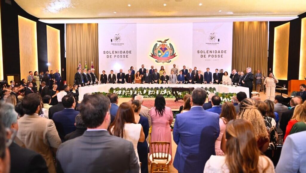 Em posse histórica, Yara Amazônia Lins assume terceiro mandato e consolida trajetória pioneira no TCE-AM