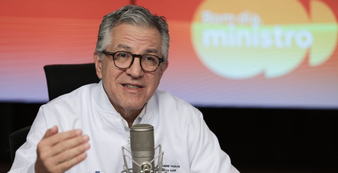 “Estamos vencendo essa batalha”, diz Padilha sobre vacinação
