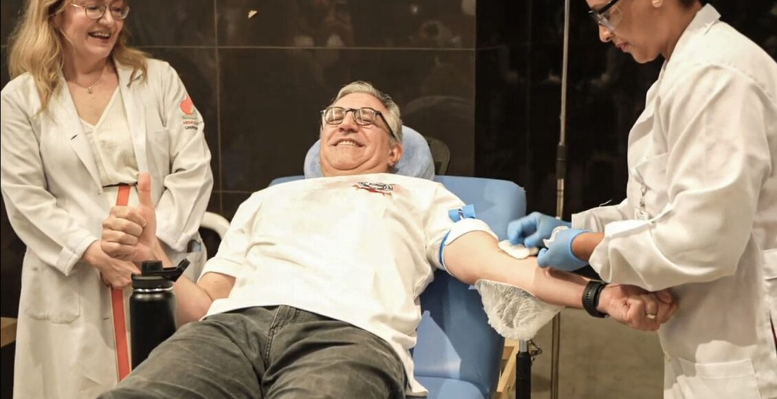 Padilha doa sangue e marca início da vacinação contra vírus sincicial
