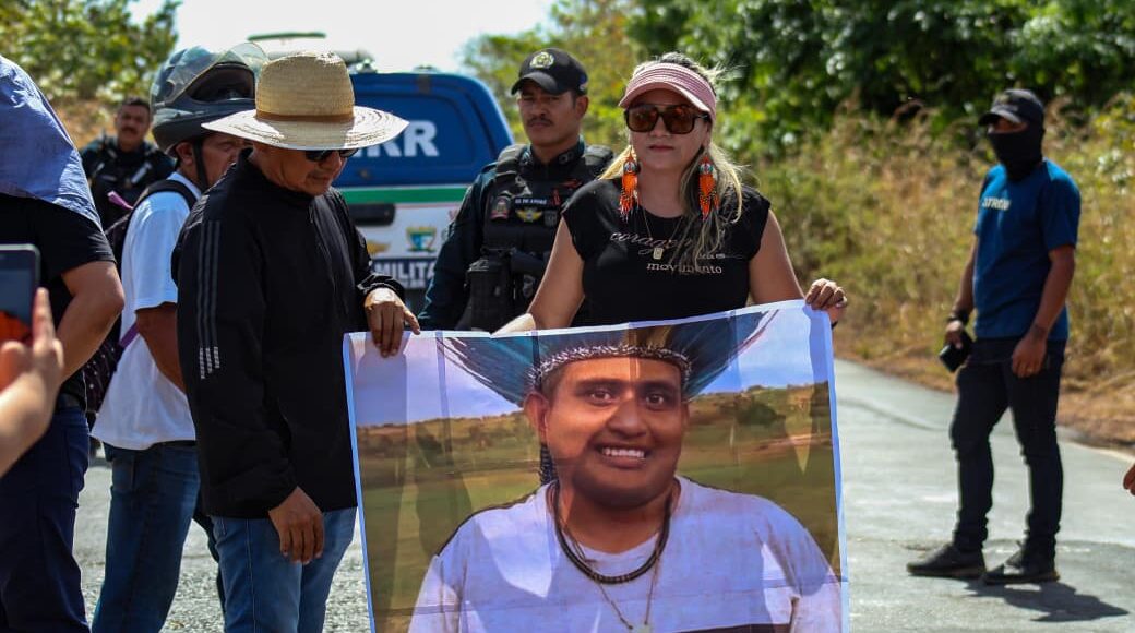 Protesto percorreu a rodovia estadual RR 203, onde o corpo de Gabriel Wapichana foi encontrado no dia 10 de fevereiro.