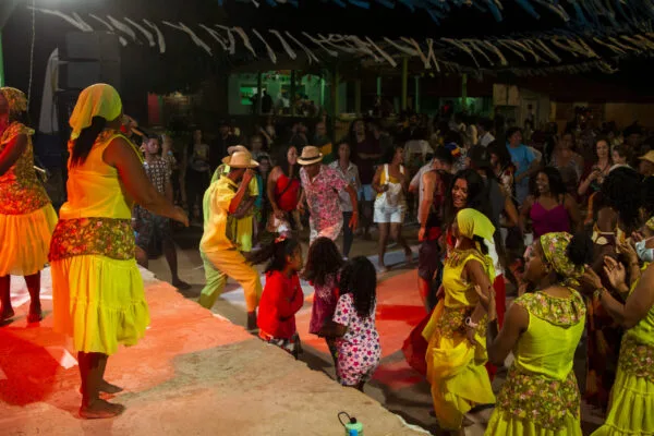 Samba de Véio é uma das principais expressões culturais da ilha